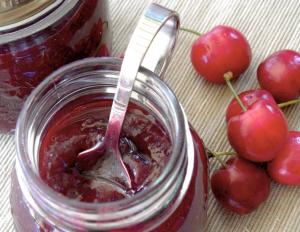 Kirsebærsyltetøy: hvordan tilberede kirsebær eller søt kirsebærsyltetøy til vinteren