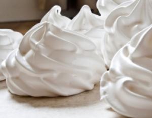 How to cook classic meringue in the oven at home according to a step-by-step recipe with photos
